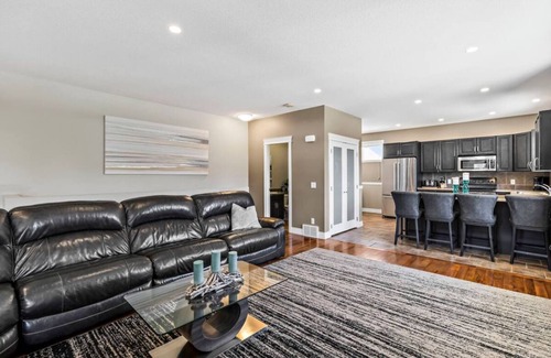 Sicamous Condo | Lakeside Condo, boat slip included/heated garage for Sledders in Winter !