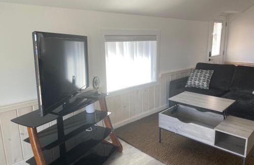 Regional District of Nanaimo Apartment | Lakeside Cottage