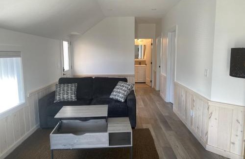 Regional District of Nanaimo Apartment | Lakeside Cottage