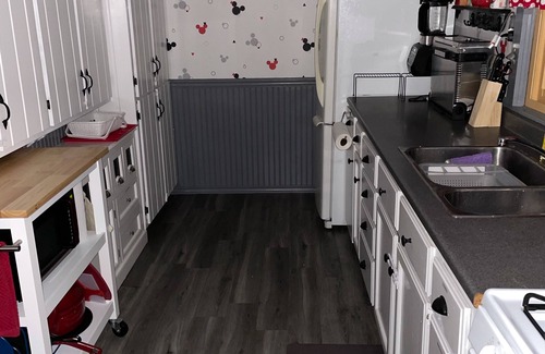 Weeks Mills Cottage | Lakeside Cottage for family fun