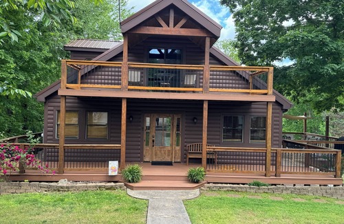 Eddyville House | Lakeside Entertainment Lodge