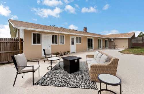 Auburndale House | Lakeside Escape - Modern & Spacious - Ace Location