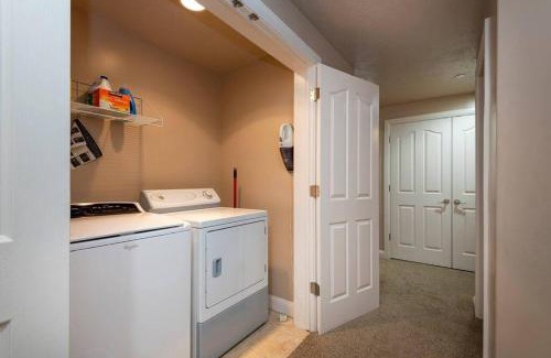 Ogden House | Lakeside Escape with Hot Tub