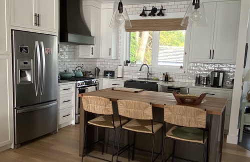 Saugeen Shores House | Lakeside Executive Home facing west on Lake Huron-watch the sunset every evening