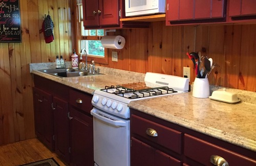 Leeds Cottage | Lakeside Housekeeping Cottage in Leeds, Maine on Androscoggin Lake
