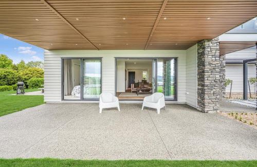 Cambridge House | LakeSide Karapiro Downstairs Apartment