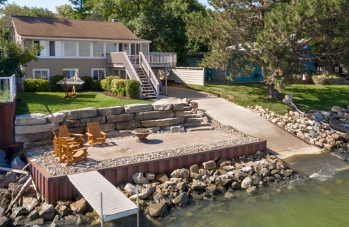 Pigeon House | Lakeside Landing on Sand Point’s North Shore
