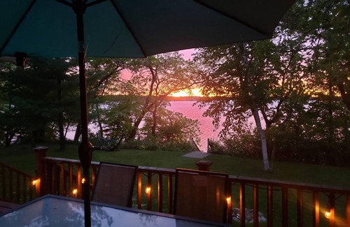 Alexandria House | Lakeside Leisure: Relax, Recharge, Reconnect!