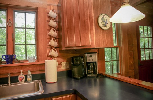 Town of Torrey Cabin | Lakeside Log Cabin in the Heart of the Finger Lakes