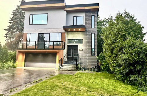 Pickering House | Lakeside Luxe