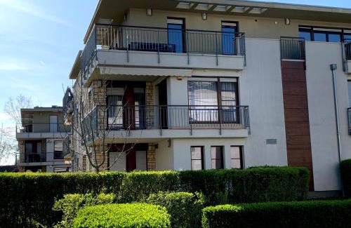 Zamardi Apartment | Lakeside Luxury Apartment