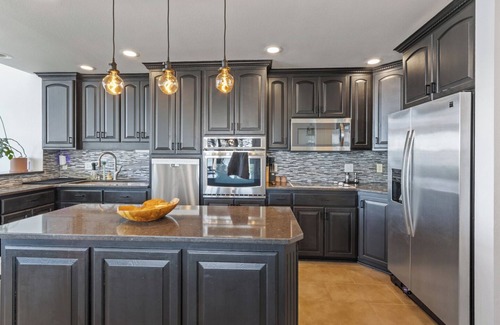 Clear Lake Condo | Lakeside Luxury~ Chic Comfort