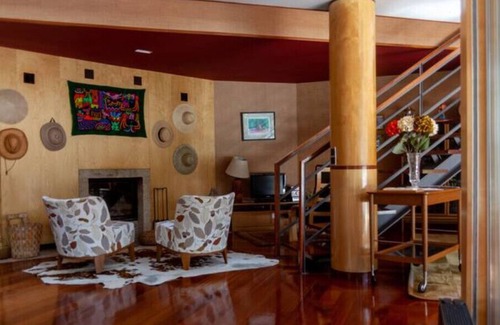 Baiao House | Lakeside luxury retreat in Mirao