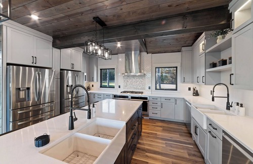 Minong Cabin | Lakeside Mansion - Pool - Hot Tubs - Home Theater