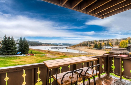 Dillon Condo | Lakeside One-Bedroom with Balcony/Views! Close to Keystone.