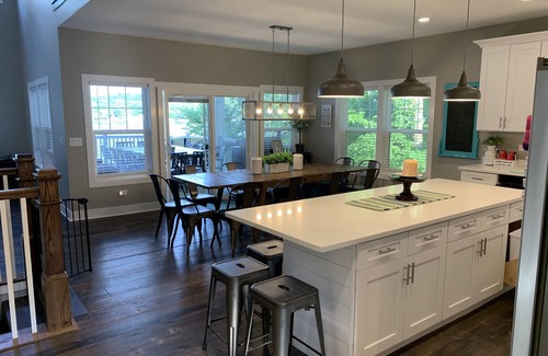 Monticello House | Lakeside Paradise