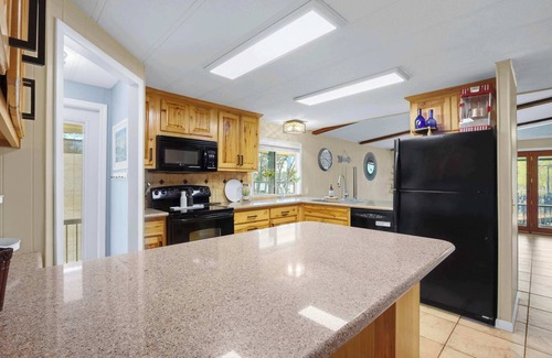 New Braunfels House | Lakeside Playground – 2 Homes for 14 w/Pool Tables, Fire Pits, & More