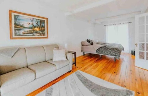 Centre Hastings House | Lakeside property with awesome view