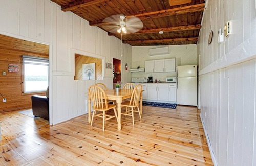 Magnetawan Cabin | Lakeside Retreat #1 - Maijac Resort & Marina