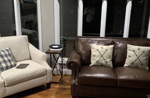 Talladega House | Lakeside retreat 5 min away from the Superspeedway