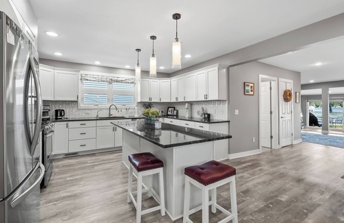 Portage House | Lakeside retreat in fabulous Portage