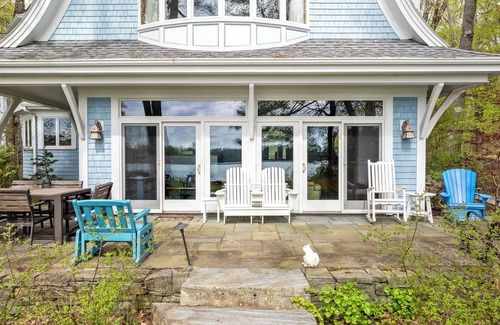 Raymond House | Lakeside retreat on Little Sebago Lake