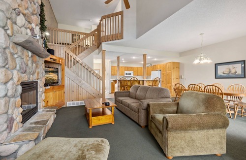 Onamia Condo | Lakeside Retreat Townhome w/Golf Views