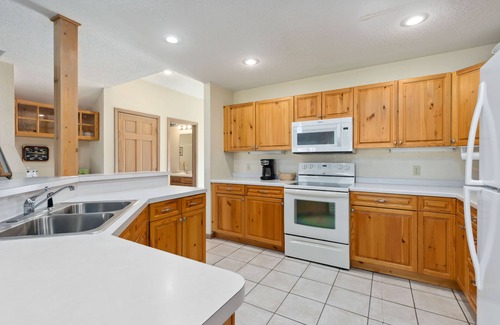 Onamia Condo | Lakeside Retreat Townhome w/Golf Views