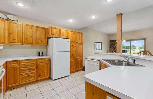 Onamia Condo | Lakeside Retreat Townhome w/Golf Views