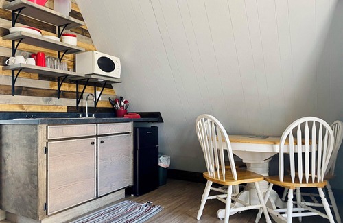 Indian Point Cabin | Lakeside Studio A-Frame Cabin | Calm Waters Resort | Boat Slips & Rentals | FREE Kayaks & Paddleboards | Guided Fishing & Lake Tours!