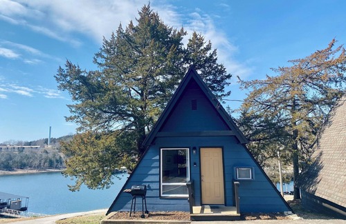 Indian Point Cabin | Lakeside Studio A-Frame Cabin | Calm Waters Resort | Boat Slips & Rentals | FREE Kayaks & Paddleboards | Guided Fishing & Lake Tours!