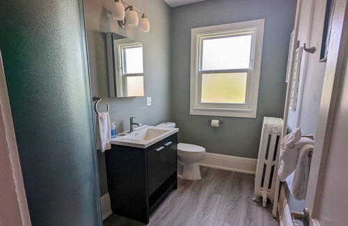 Lakeside - Lester Park Apartment | Lakeside Studio | Cozy East Side Apartment