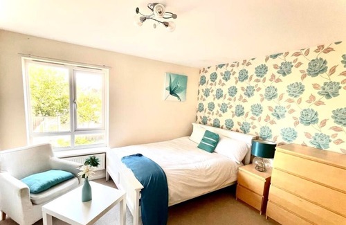 West Thurrock House | Lakeside Stylish 3 Bedroom House