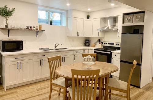 Nelson Apartment | Lakeside Suite - Two bed, Two bath Suite in Nelson