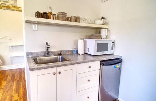 Quesnel Apartment | Lakeside Suite with Garden Views
