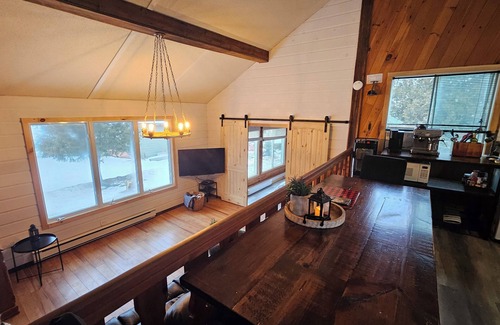 Lac-Cayamant Ski Chalet | Lakeside Therapy waterfront cottage on Lac Cayamant