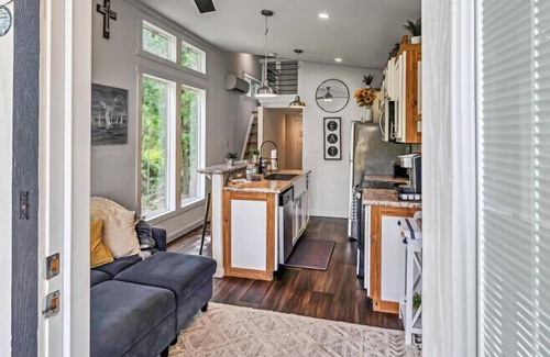 Belton House | Lakeside Tiny Home|Boat Parking | Lake Access
