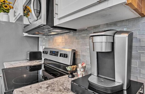 Belton House | Lakeside Tiny Home|Boat Parking | Lake Access