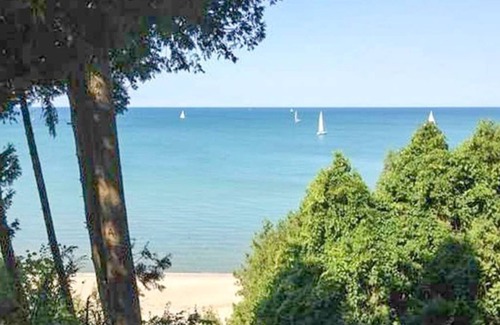 Bayfield Cottage | Lakeside Tranquility Lakefront in Bayfield