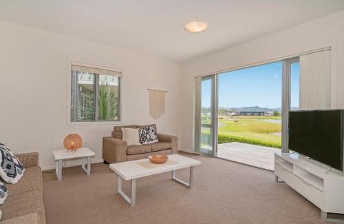 Matarangi House | Lakeside Villa Retreat - Matarangi Downstairs Unit