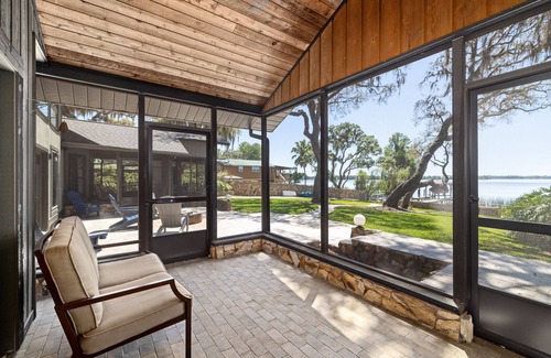 Thonotosassa House | Lakeside Villa