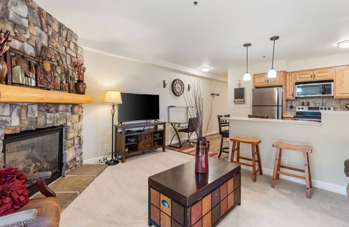 Ogden Condo | Lakeside Village Haven | Pool |Hot Tub |Pickleball