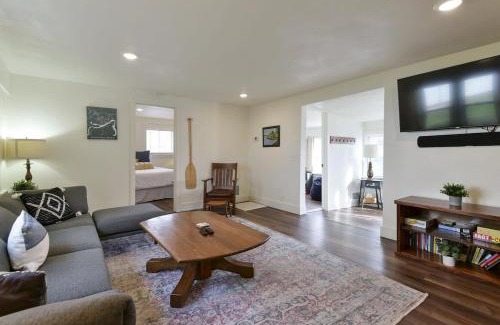 Rockaway Beach House | Laketown Cottages Blue Anchor