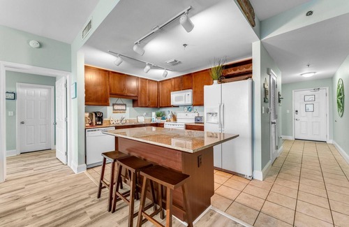 Panama City Beach Condo | Laketown Wharf 1331