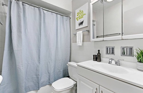 Lake View East Apartment | Lakeview 1BR Apt, Near Shops, Easy Transportation
