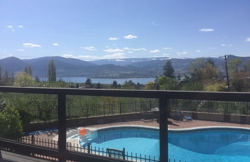 Okanagan-Similkameen House | Lakeview 5 bedroom home with pool in wine country