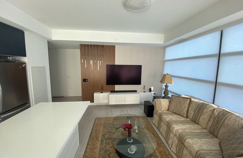Whitby Condo | Lakeview Apartment