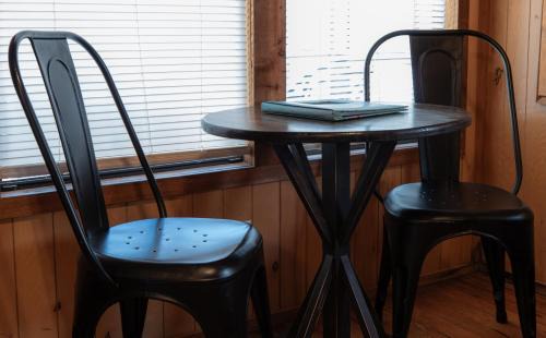 Mead House | Lakeview Cedar Cabin - Kicks 66 - 4