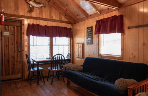 Mead House | Lakeview Cedar Cabin - Striper King - 5