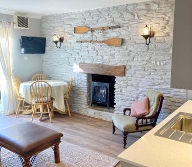 Ivybridge House | Lakeview, Colmer Estate